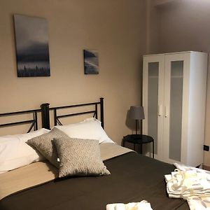 Camera con letto king size